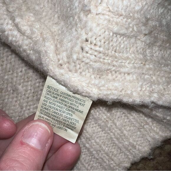 Ll bean sweater size L - Picture 3 of 6